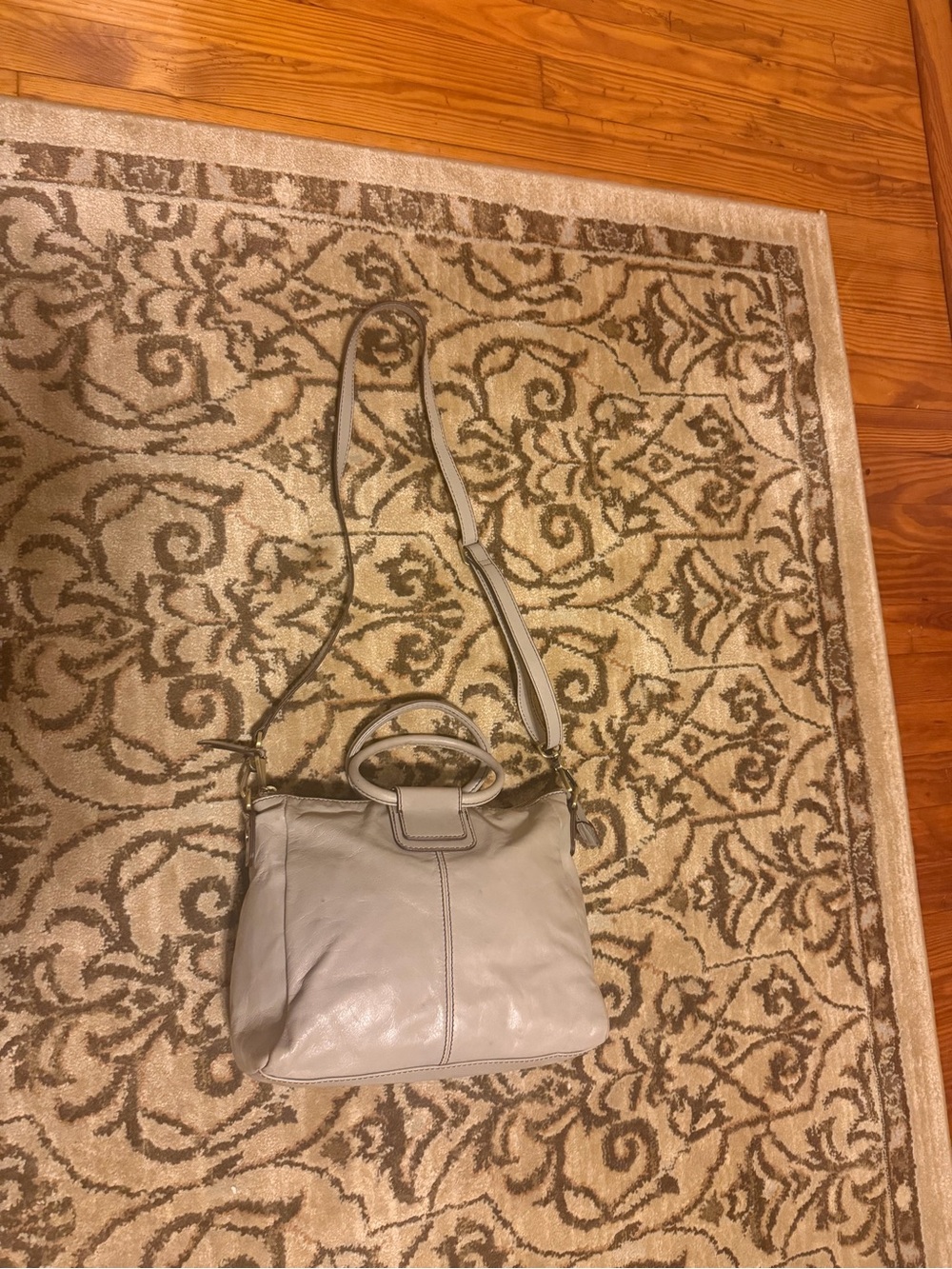 HOBO Sheila Medium Satchel PREOWNED 
light grey Detachable Strap